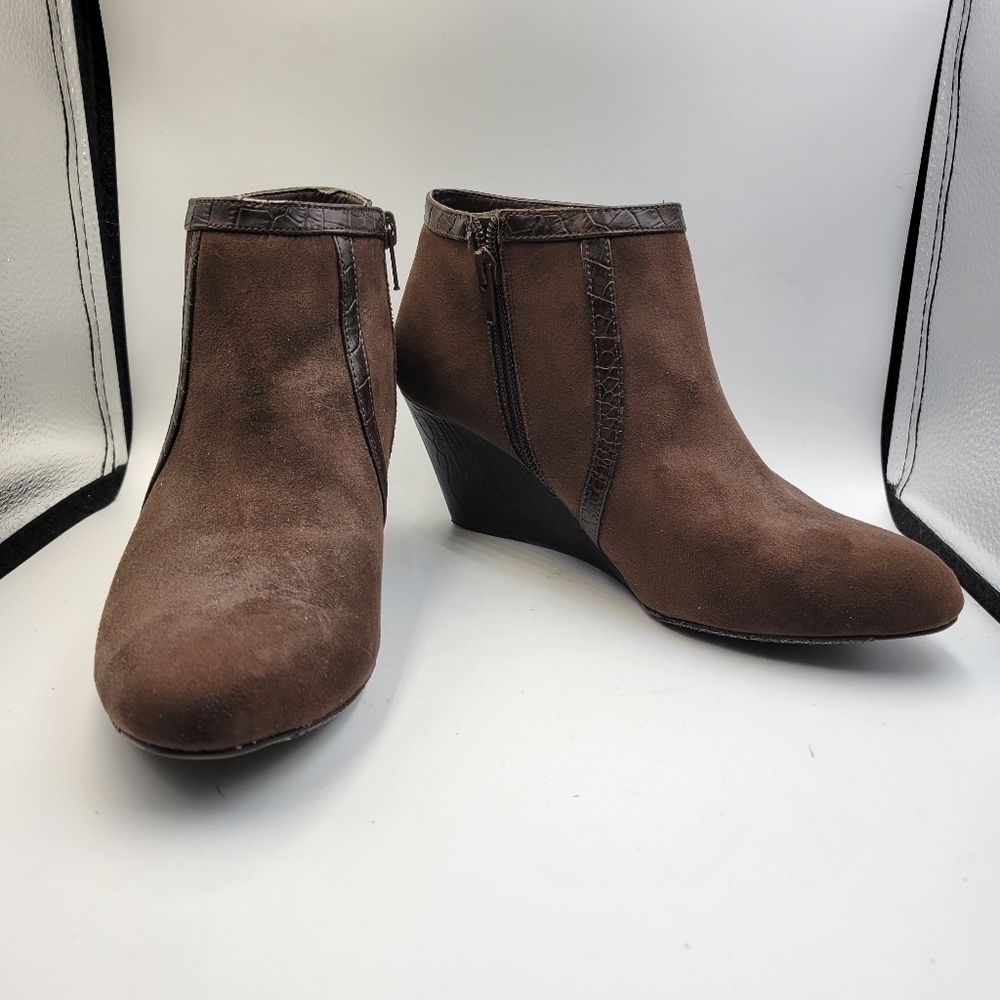 Laura Ashley Brown Faux-Suede Wedge Booties Sz 8